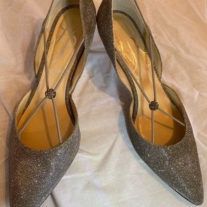 FINAL PRICE Silver toned evening pumps by J. Renee’, size 8 1/2 N